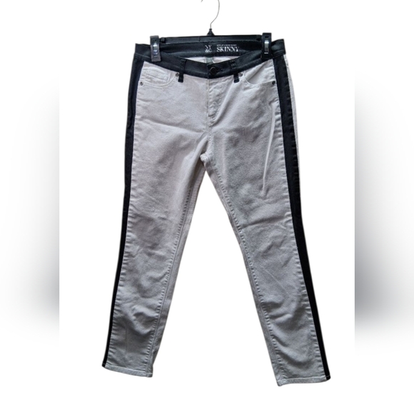 New York & Company Denim - NWOT New York & Company SITS AT LOWER WAIST  Skinny Jeans